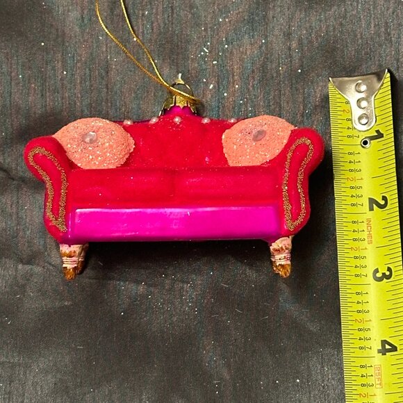 Settee Chesterfield ornament - red in color - Picture 2 of 5